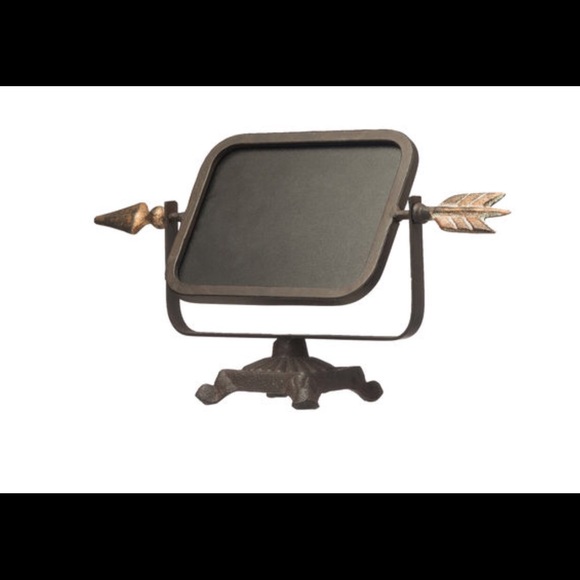 Rustic arrow chalk tabletop decor! - Picture 2 of 3